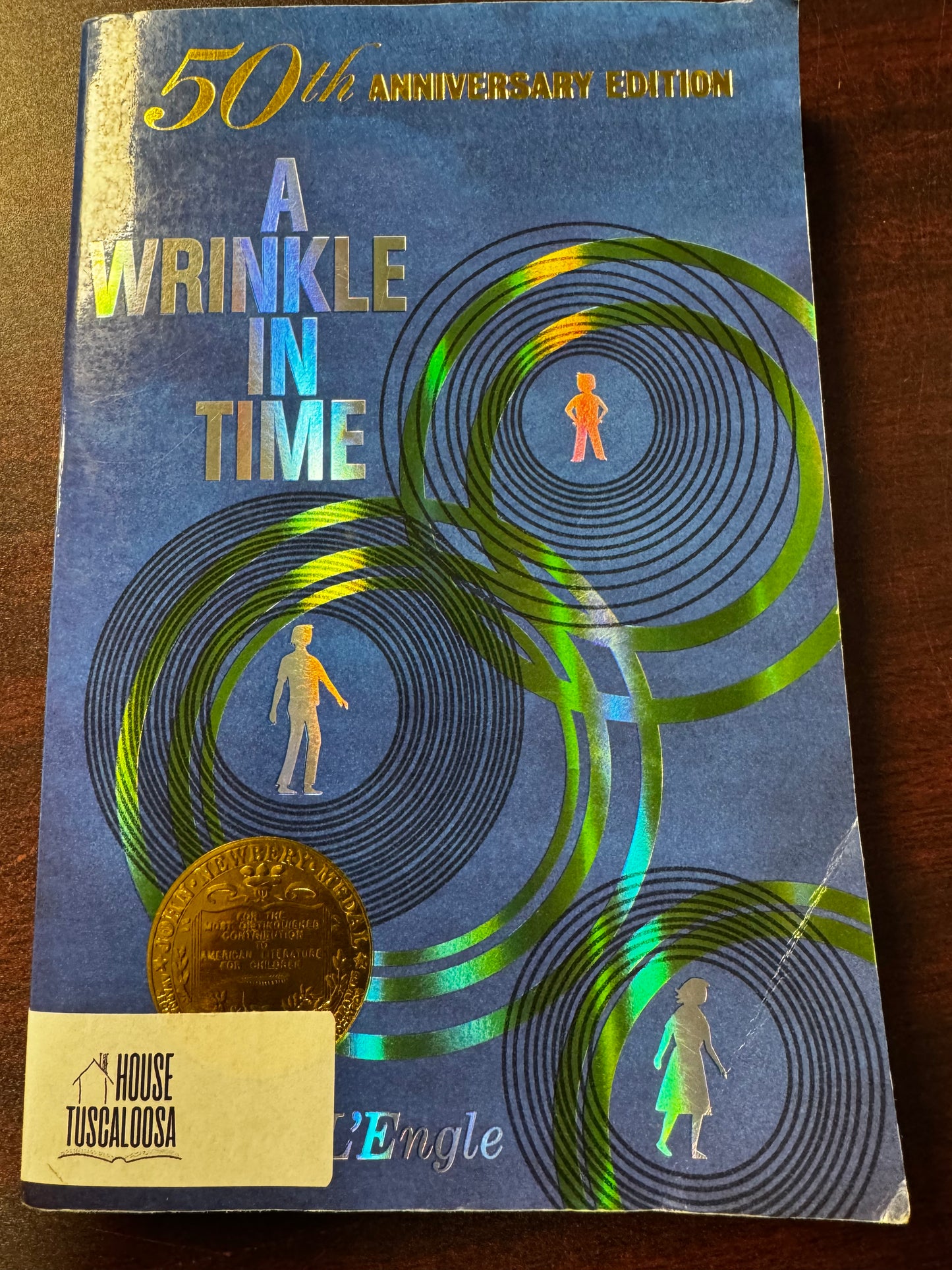 A Wrinkle in Time: 50th Anniversary Commemorative Edition (A Wrinkle in Time Quintet, 1)