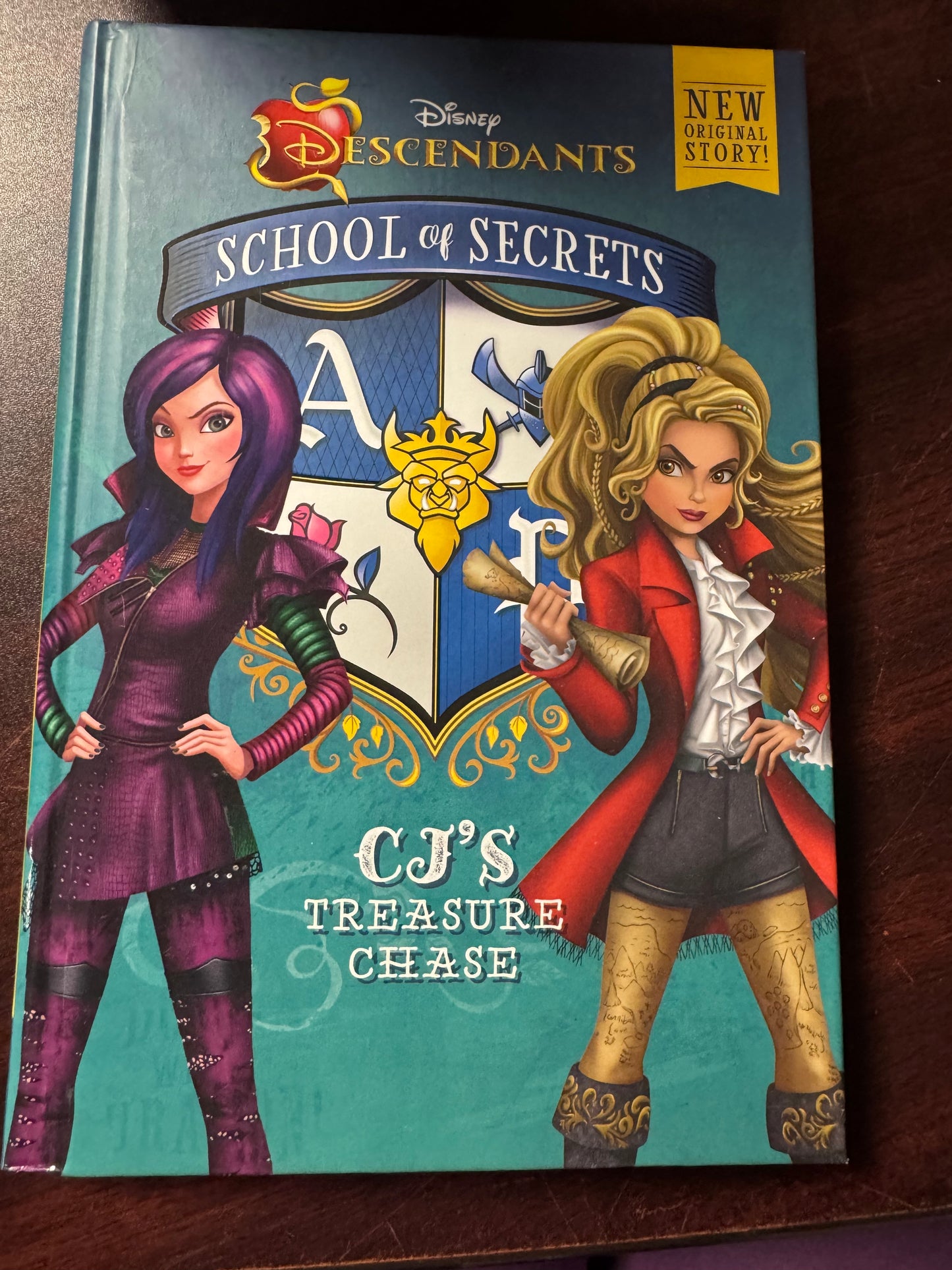 Descendants School of Secrets #1: CJ's Treasure Chase