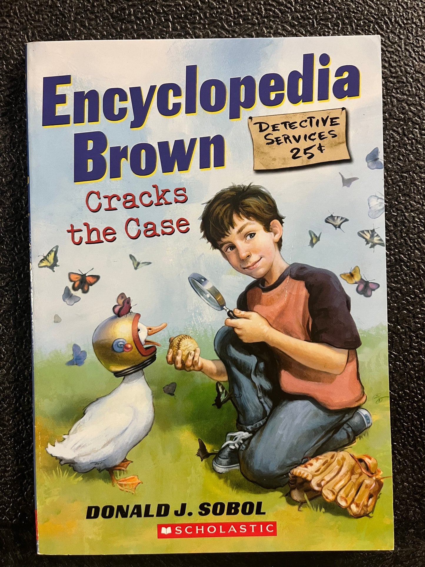 Encyclopedia Brown Cracks the Case