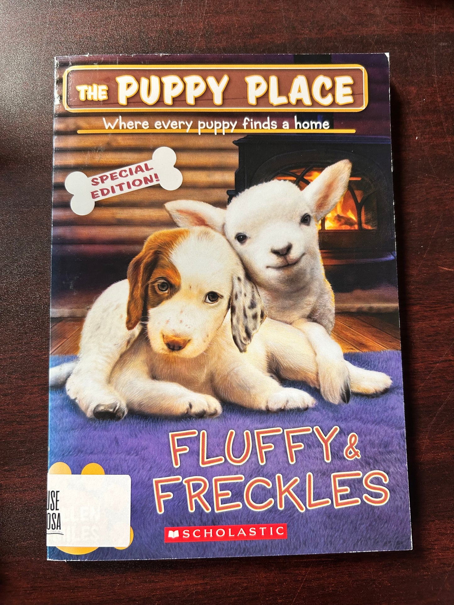 The Puppy Place: Fluffy and Freckles