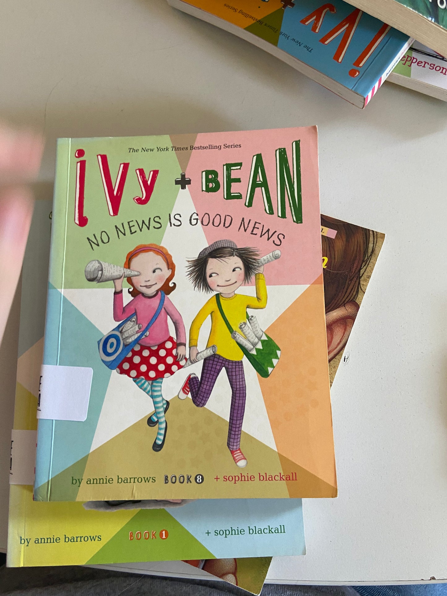 Ivy and Bean No News Is Good News (Book 8)