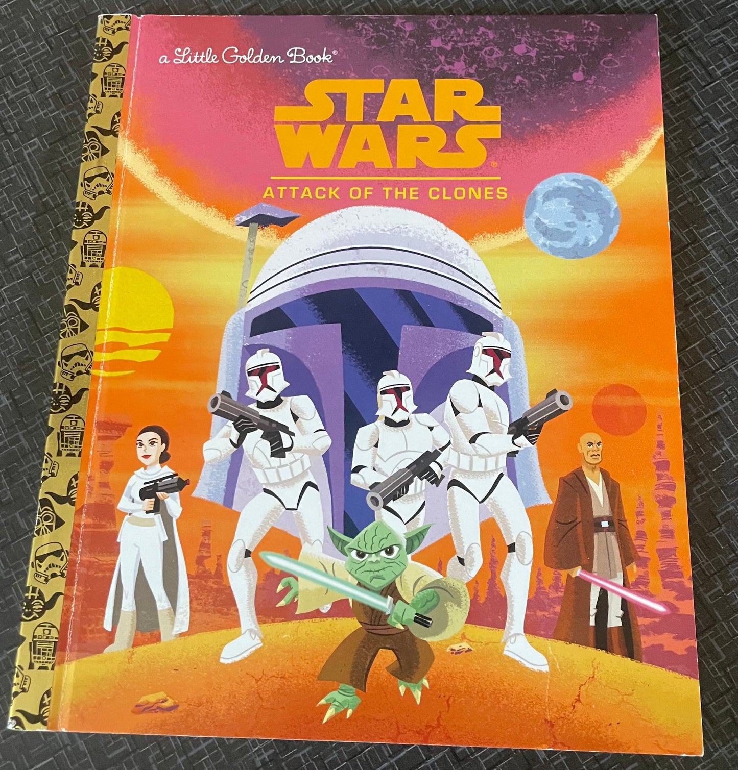 Star Wars: Attack of the Clones (Star Wars) (Little Golden Book)