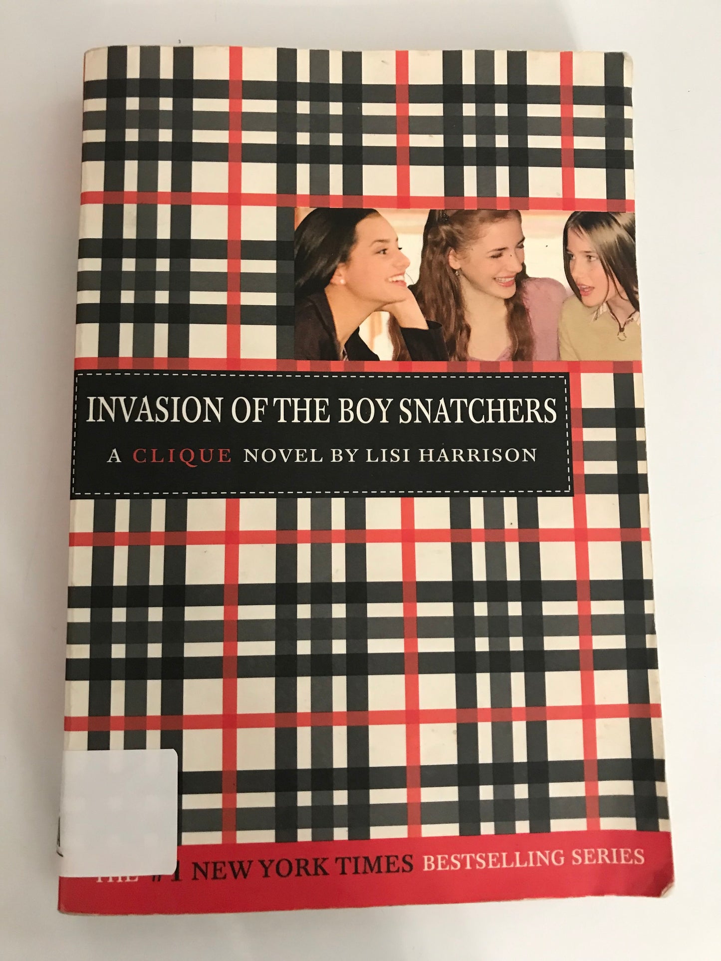 Invasion of the Boy Snatchers (The Clique, No. 4)