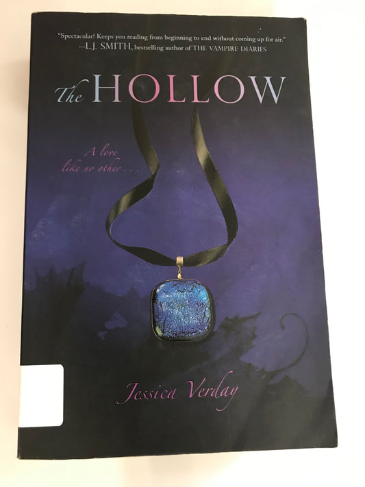 Hollow (Hollow Trilogy (Quality)), The