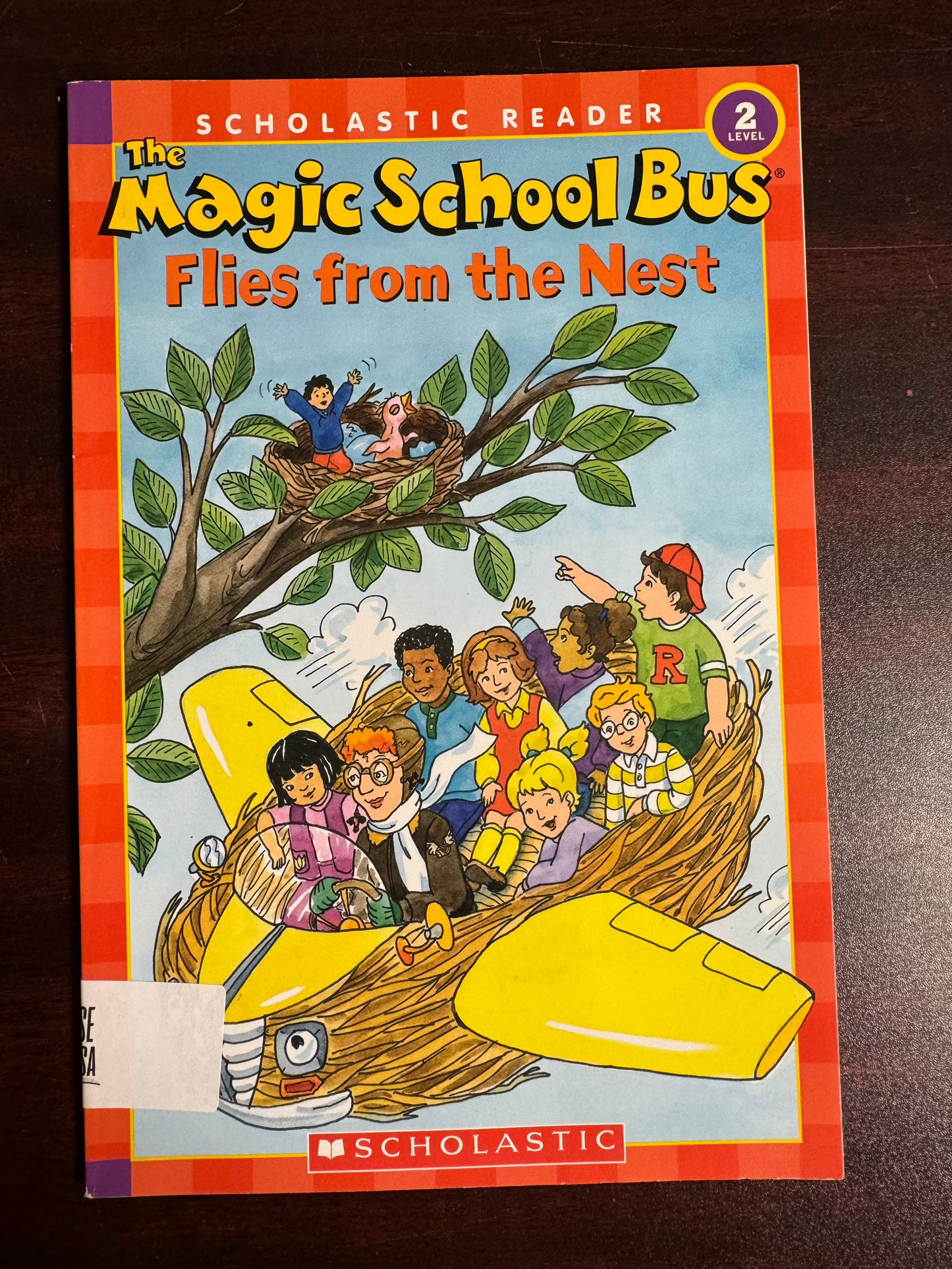 Magic School Bus Flies from the Nest (Scholastic Reader, Level 2), The